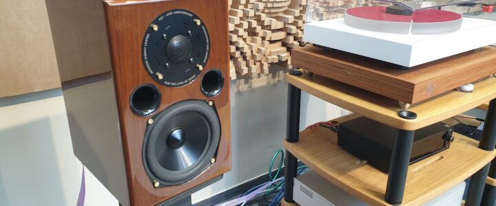 Neuentwicklung der Modern: Acoustic Energy AE1 40th Anniversary Neuentwicklung der Modern: Acoustic Energy AE1 40th Anniversary