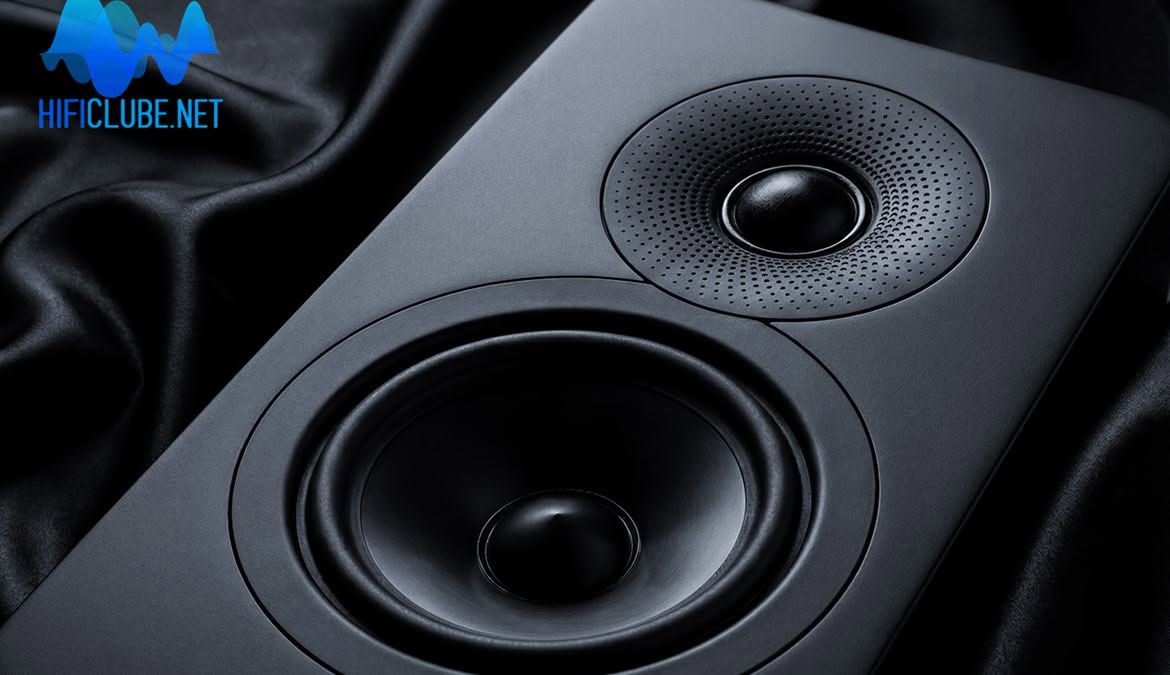 Mehr über den Artikel erfahren Acoustic Energy AE 300²: Der „Studententraum“ unter den Kompaktlautsprechern im Test bei HifiClube