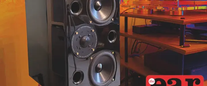 Doppelter Hubraum, doppelte Freude: Acoustic Energy AE2 40th Anniversary im Test bei The Ear
